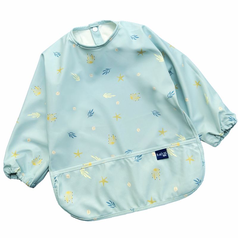 Mandil impermeable PU manga larga celeste 6-24m | Cobertura completa y fácil limpieza.